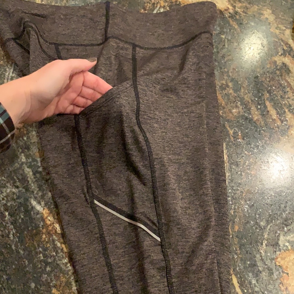 NWT Xersion Performance Capri Leggings - Picture 6 of 10